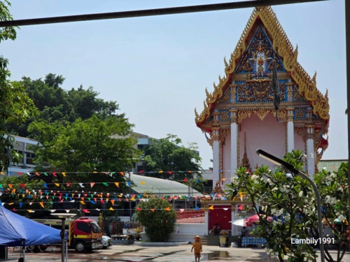 วัดฉัตรแก้วจงกลณี_บรรยากาศ_กิจกรรมลานวัด_หน้าบันโบสถ์ 